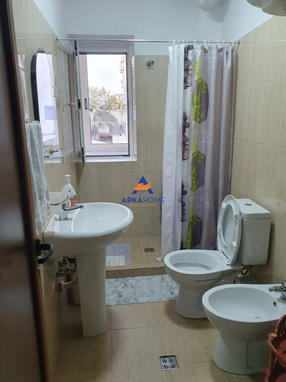 SHITET APARTAMENT 2+1 "TE RRUGA E DURRESIT" 180.000 EURO