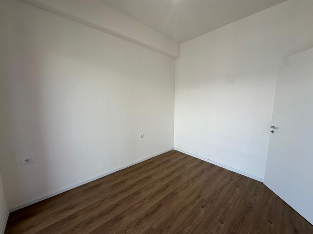 Apartment 1+1 for sale at Kadiu Complex in Ali Demi.