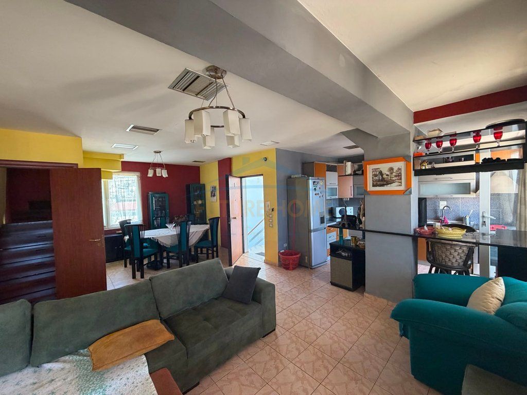 For sale, Duplex 4+1+2, Selite, Tirana.