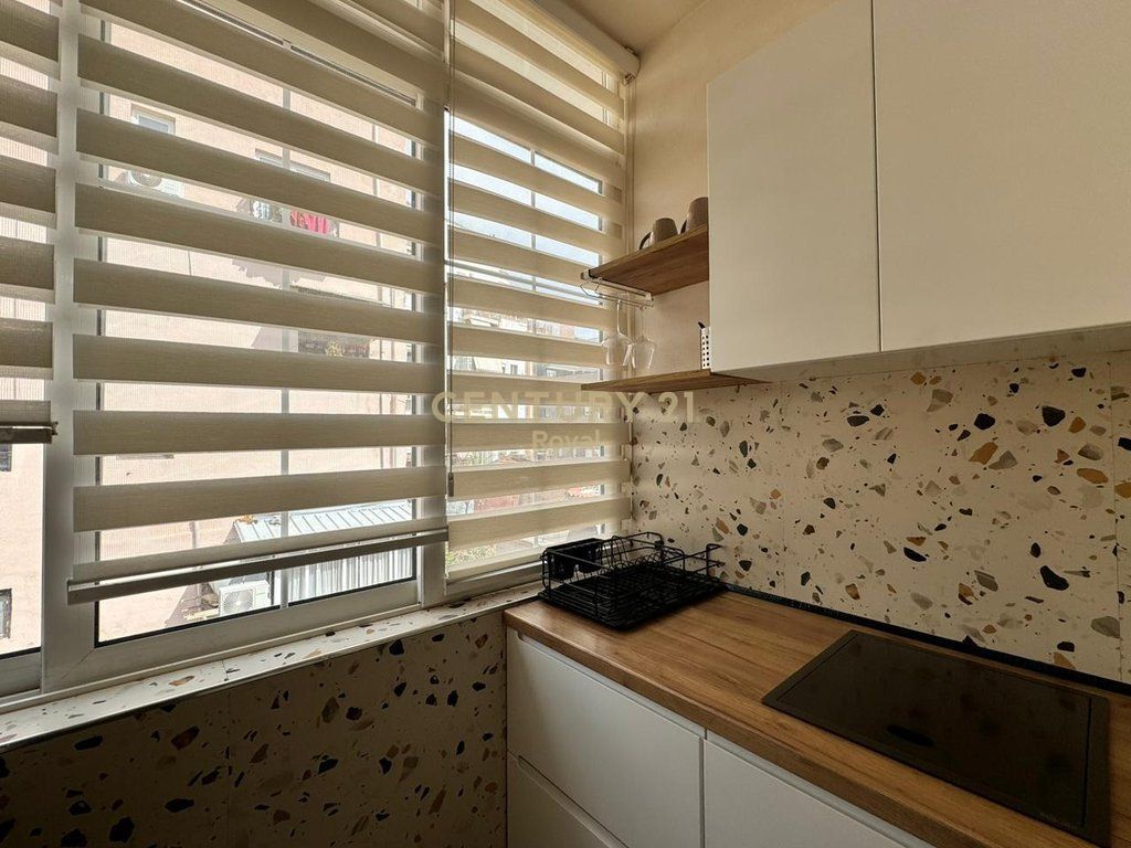 Appartamento 2+1 in affitto in Via Barricate, Tirana - 800€ | 75 m²