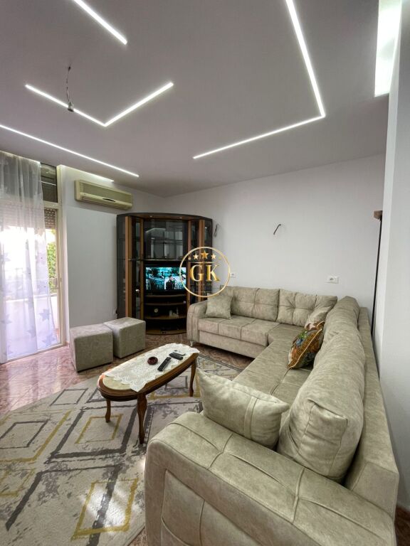 🏡 APARTAMENT ME QERA 2+1+2 ME BALLKON – TEK GJYKATA, DURRËS QENDER