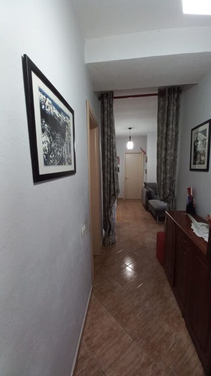 Appartamento in Affitto 2+1 - Di fronte all'Università Zoja e Këshillit të Mirë
