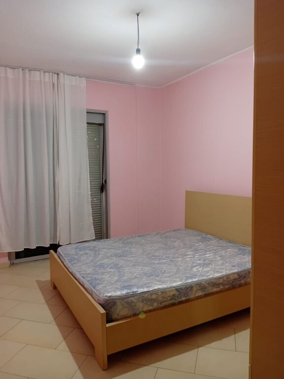Apartament me qera