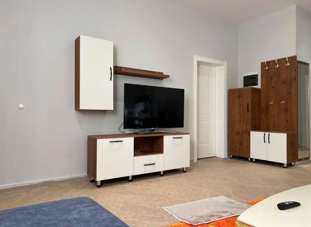 Appartamento arredato di 80 m2 in affitto - Fresku