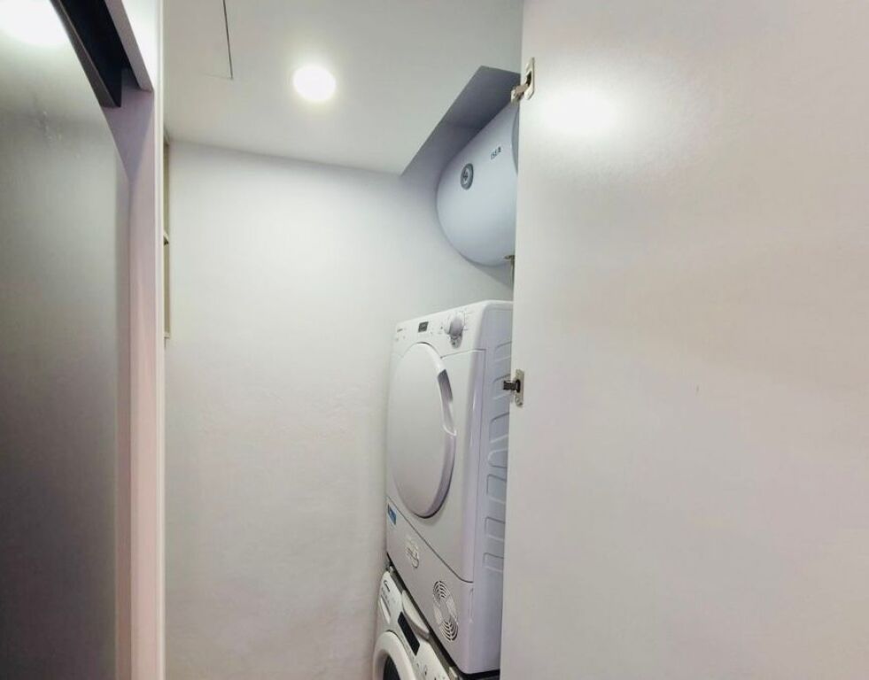 SHITET APARTAMENT 2+1 NË ZEMËR TË BLLOKUT