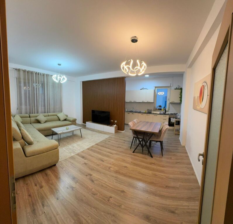 Jepet me qira apartament 1+1  📍 Rruga Hamdi Sina  * 60.000 leme