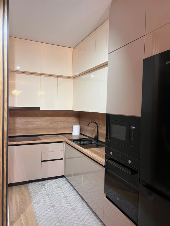 Jepet me qira 2+1+1 KOMPLEKSI AURA Rruga Dritan Hoxha700€