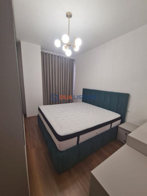 Jepet me qira apartament modern 1+1 te Rruga e Kosovarve.