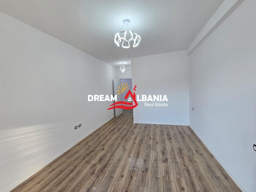 Appartamento 1+1 con posto auto in vendita a Color Splash Paskuqan, Tirana ID (41111157)