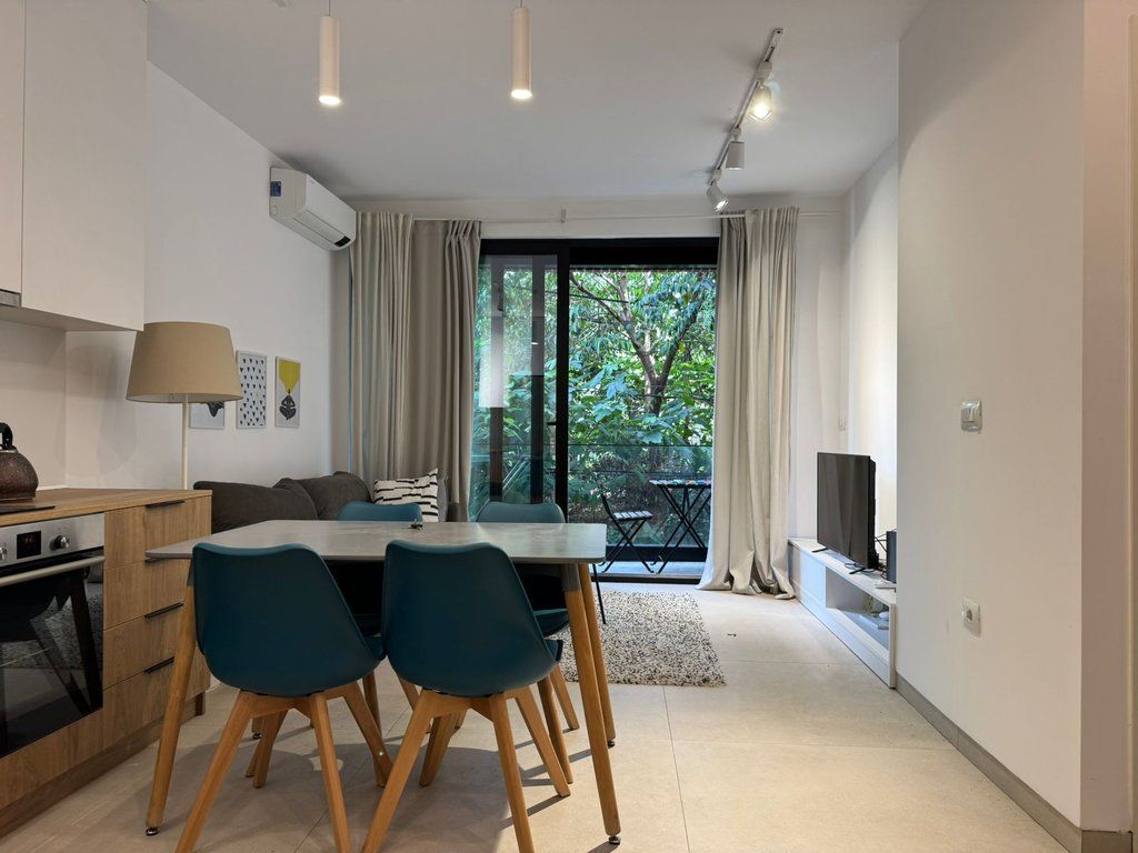 Myslym Shyri, Affittiamo appartamento 1+1 600 € /Mese