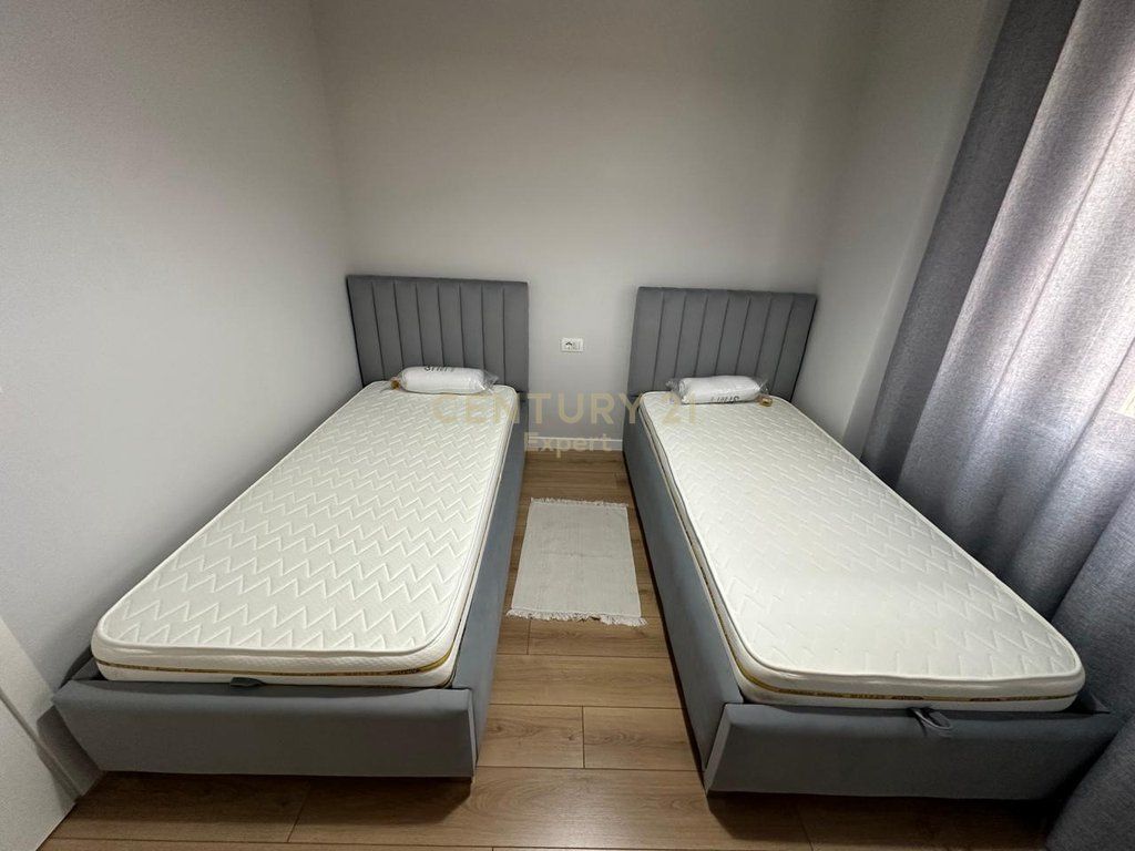 APARTAMENT 2+1+2+POST PARKIMI PRANE SPAK 800 € /Muaj