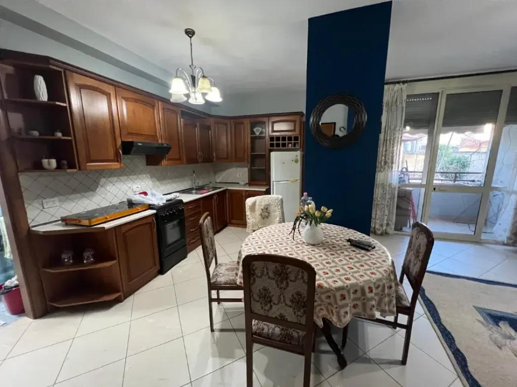 Qera | Apartament 1 + 1 | Rruga Fortuzi | 550 €/muaj