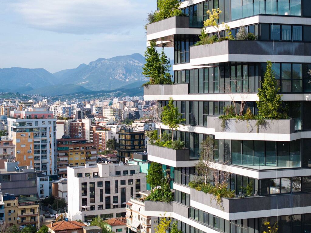 🏢 Jepet me Qira Ambient Zyre Premium – Vertical Forest