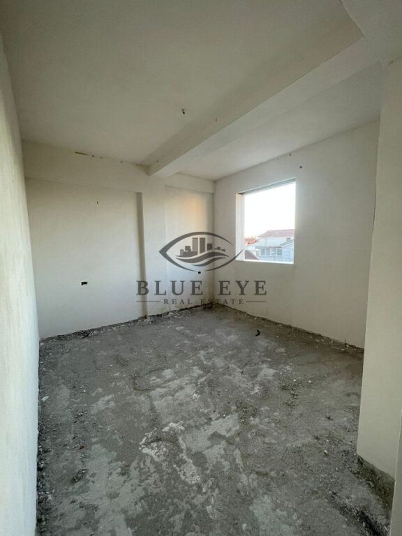 Apartment 2+1+2 For Sale in Stadiumi, Durrës