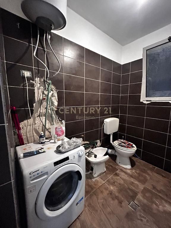 Apartament 2+1+2 për shitje pranë Tregut Industrial!