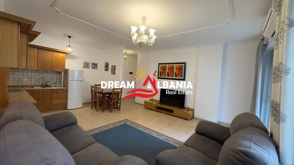 Appartamento 1+1 in Affitto vicino al Mercato nel Centro di Tirana (42111606) f