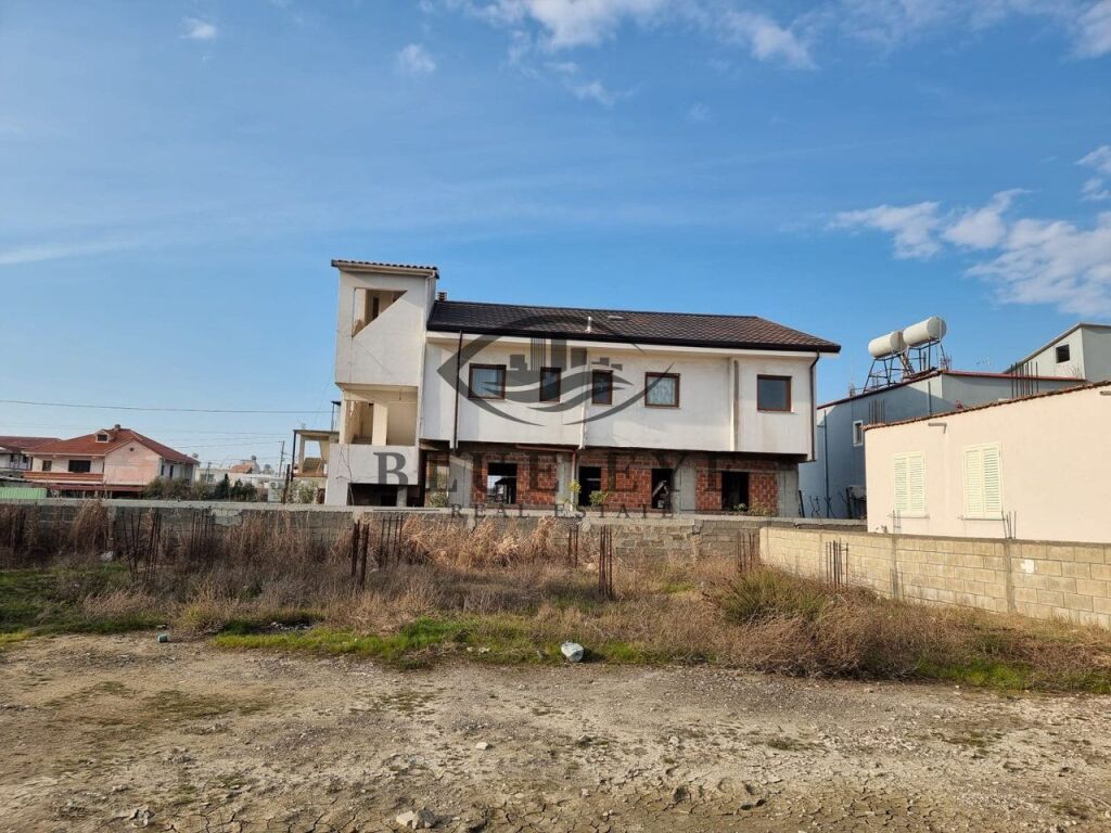 Vilë per Shitje 3+2 dhe toke në Ish këneta, Durrës