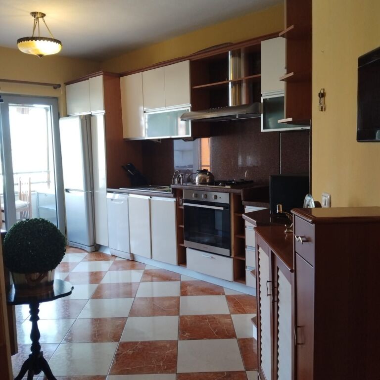 Appartamento 2+1+2 + Balcone in vendita – Via Kosovarëve !