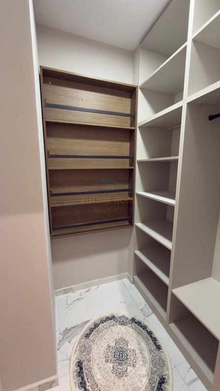 Qera, Apartament 2+ 1+ 2 + Post Parkimi , Jordan Misja , Tirane .