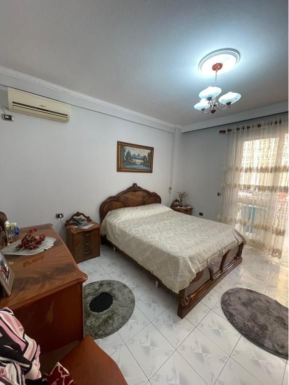Shitet, Apartament 2+1+2, Irfan Tomini, Tiranë