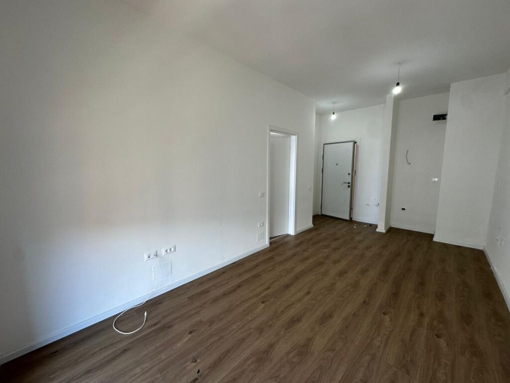 Apartment 1+1 for sale at Kadiu Complex in Ali Demi.
