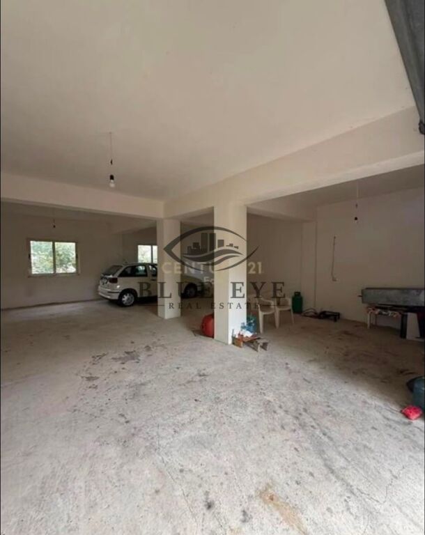 Vilë per Shitje 3+1, 3 Kateshe + garazh dhe ambjent pune ,Spitalle Durrës