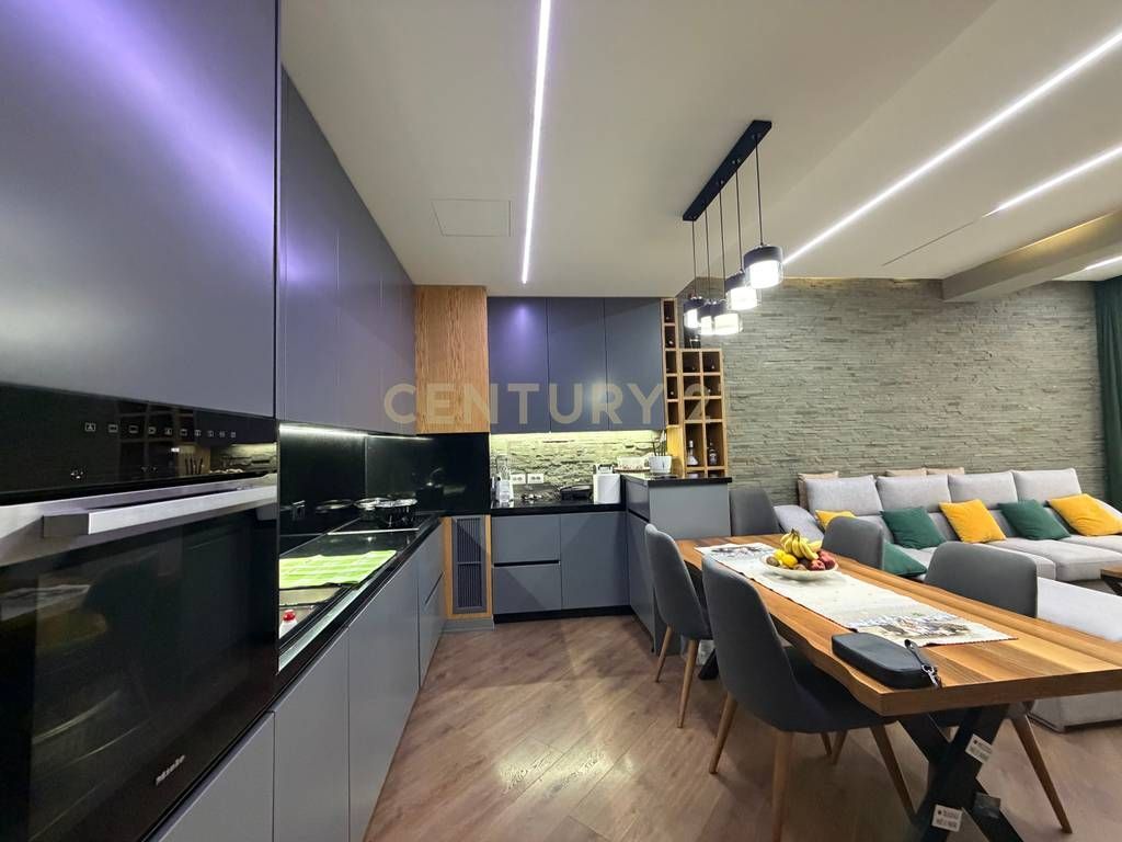 SQUARE 21, SHESIM APARTAMENT 2+1+2