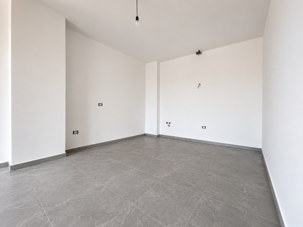 Shitet Apartament 2+1 me Sipërfaqe të Bollshme në Aura Complex, Tiranë