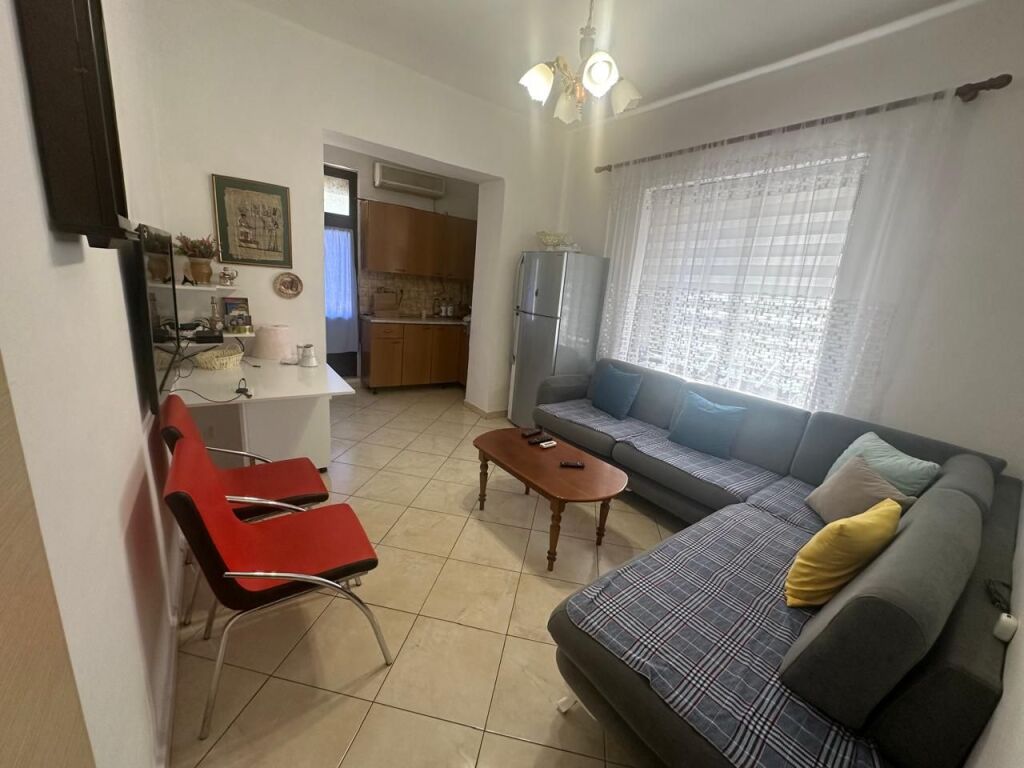🏢Rruga e Barrikadave,jepet me qera apartament 1+1+ambient gatimi ,e mobiluar 55,000Leke