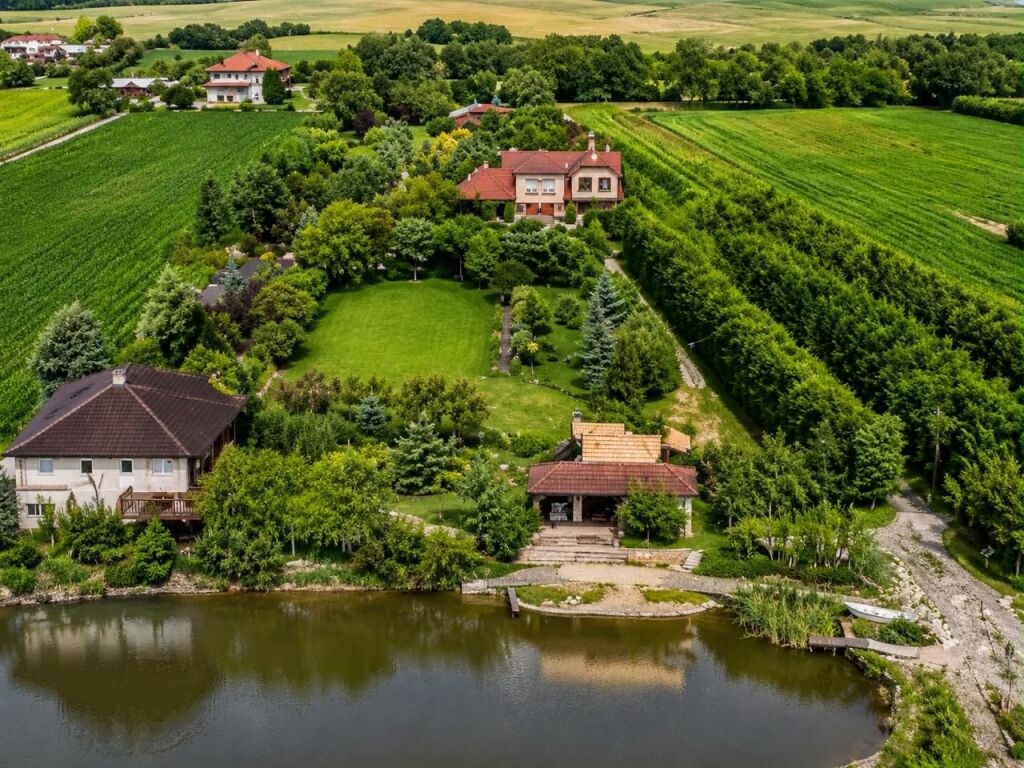 AZIENDA AGRITURISTICA PREMIUM IN AFFITTO VICINO A RINAS