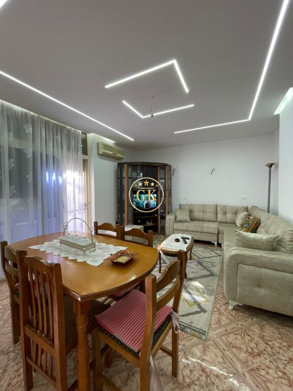 🏡 APARTAMENT ME QERA 2+1+2 ME BALLKON – TEK GJYKATA, DURRËS QENDER