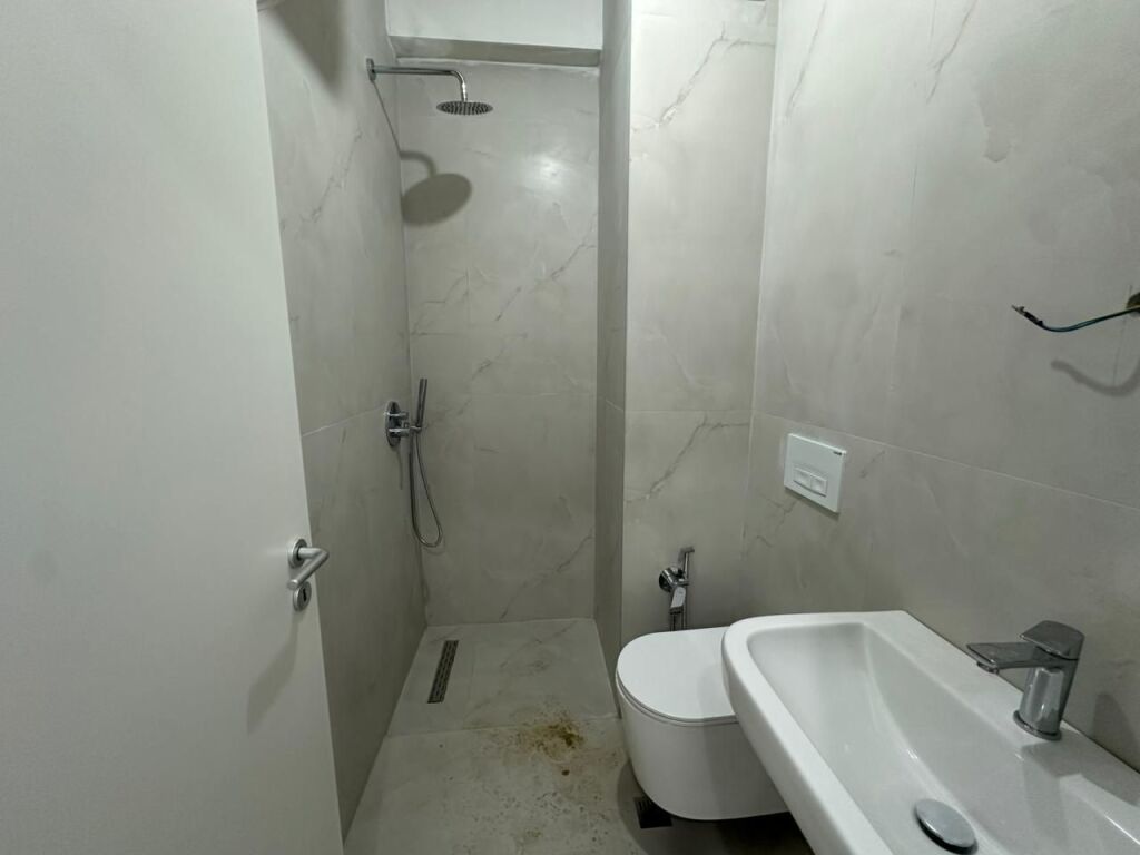 Apartment 1+1 for sale at Kadiu Complex in Ali Demi.
