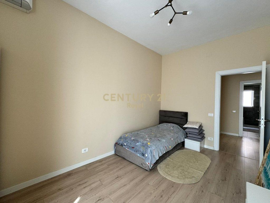 Appartamento 2+1 in affitto in Via Barricate, Tirana - 800€ | 75 m²