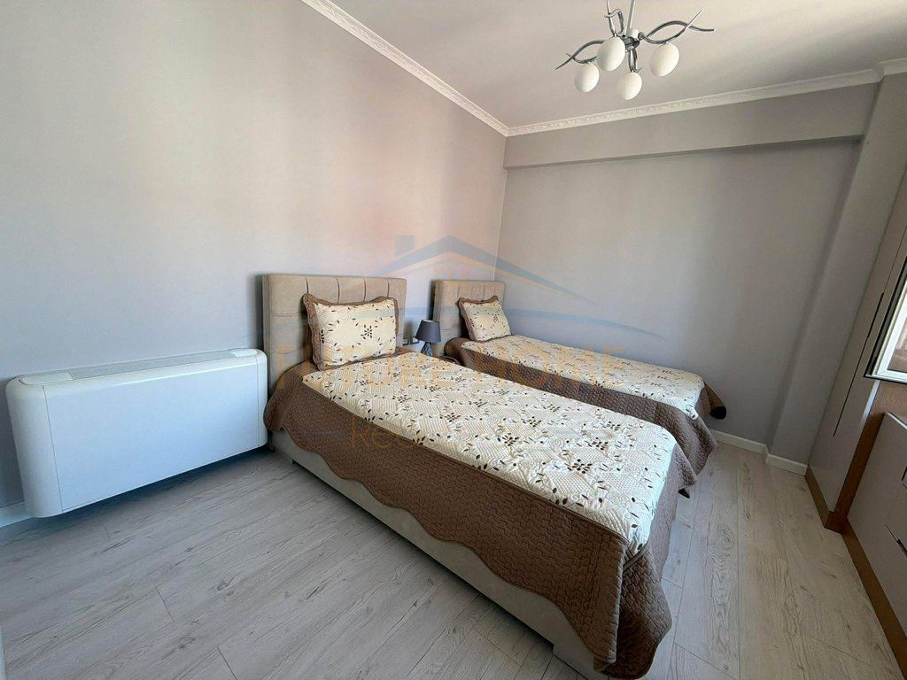Shitet, Apartament 2+1+2 + Post Parkimi, Kompleksi Malajzjan