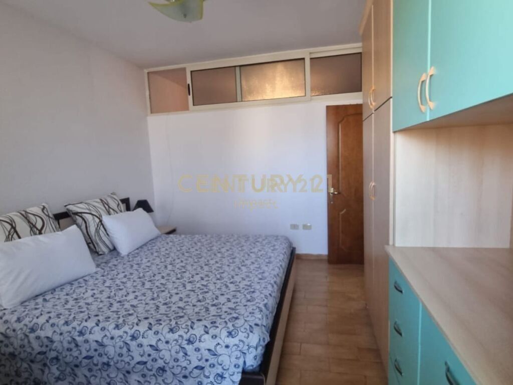 2+1 Apartment for rent at Komuna e Parisit! 600 € /Month