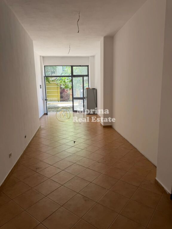 Rent | Ambjent Biznesi | Shkolla e Bashkuar | 1100 €/month