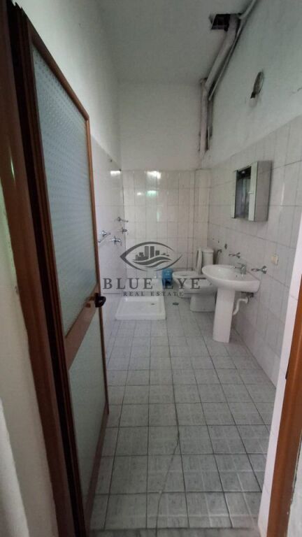Business premises for rent