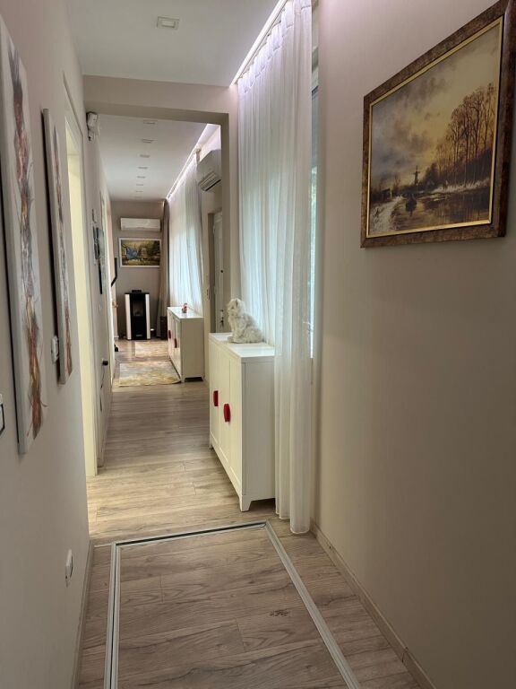 2+1, near Dinamo stadium, 1200 euros