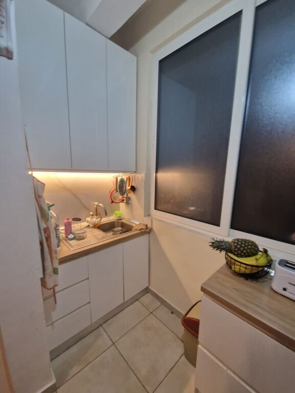 Shitet Apartament 1+1