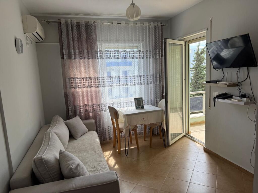 Apartment 1+1 + Garage for sale in Golem !