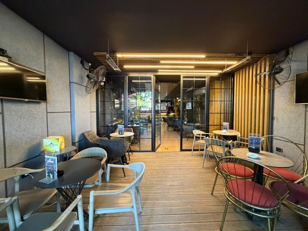Bar Caffè in affitto presso il Palazzo con la Freccia.