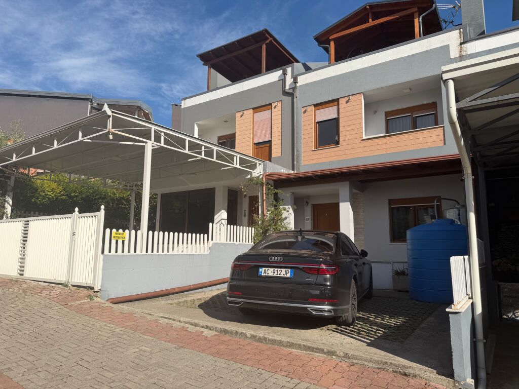 Villa, kolombo teg complex, 1500 euro