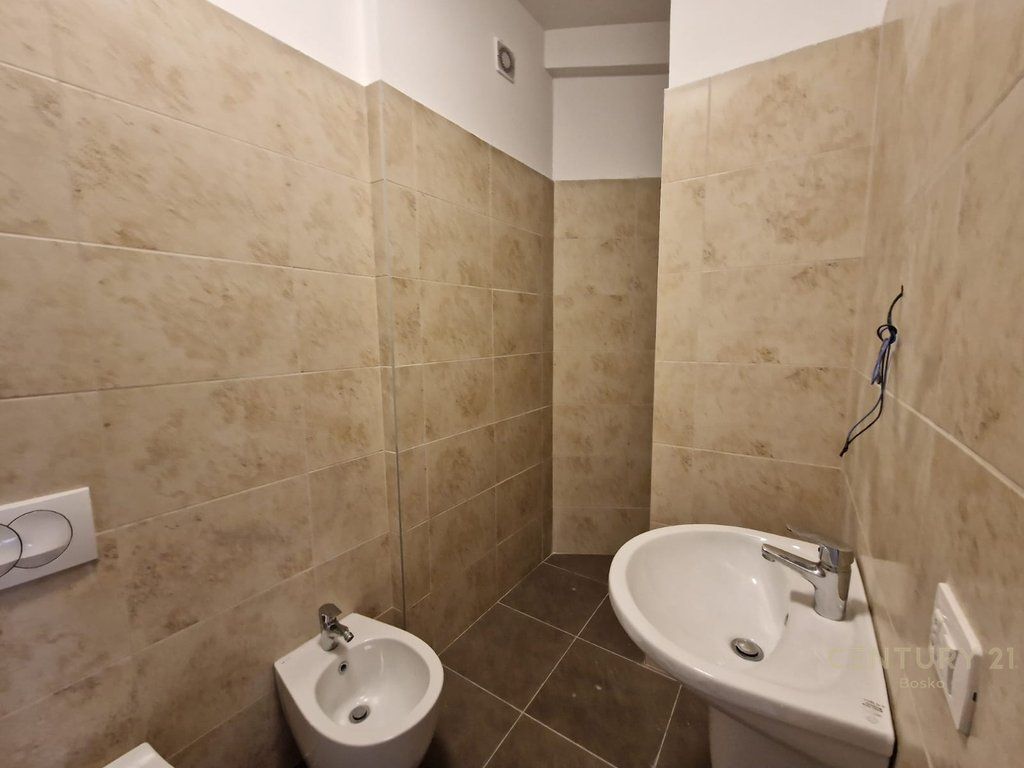 SHESIM APARTAMENT 1+1 TE REZIDENCA TURDIU TE ISH FUSHA AVIACIONIT!