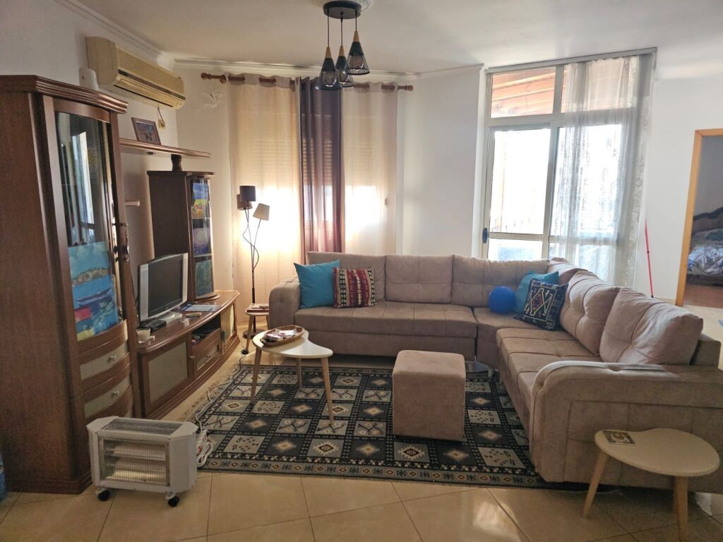 Apartament 2+1,Rruga e Barrikadave!