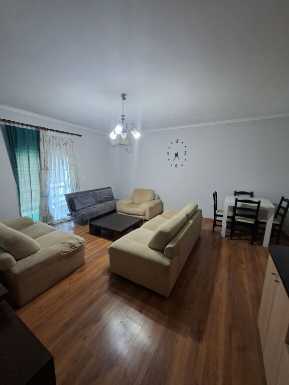 JEPET ME QIRA APARTAMENT 1+1 XHAMLLIKU