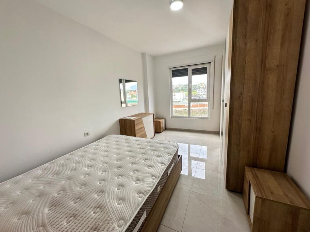 Shitet me kredi 💥2+1+2/Shitje 📍Paskuqan 📌135000€