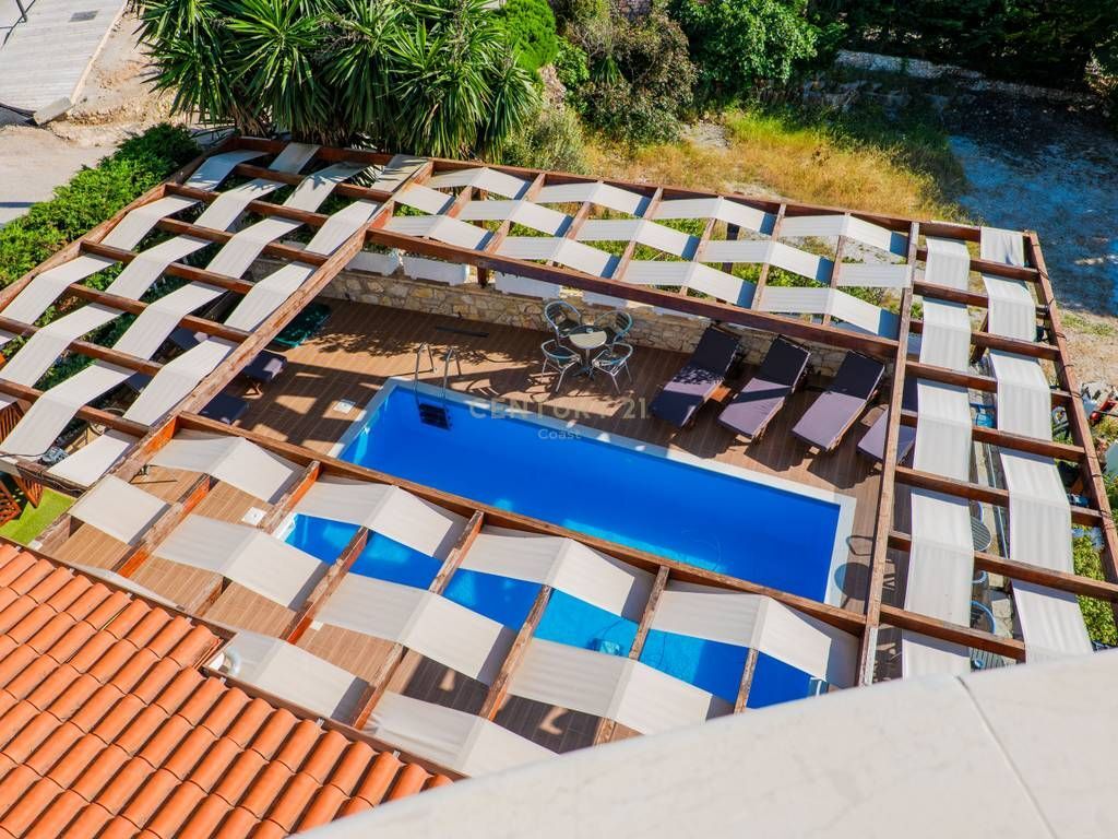 Hotel në shitje në Sarandë – Mundësi unike investimi pranë detit
