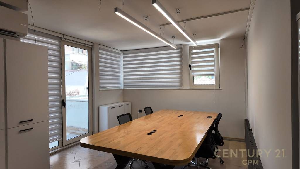 Prestigious Office for Sale in Block – Ideal for Business or Investment