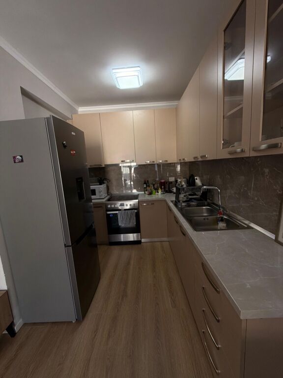 Jepet Me Qera Apartament 2+1+1 Ballkon