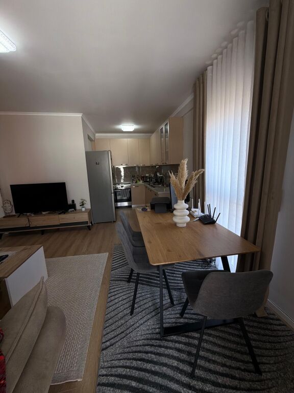 Jepet Me Qera Apartament 2+1+1 Ballkon